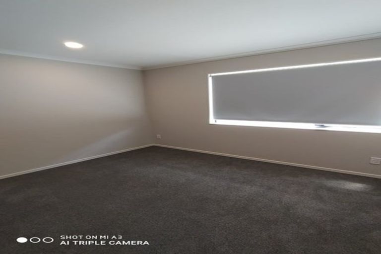 Photo of property in 32 Combat Street, Papakura, 2110