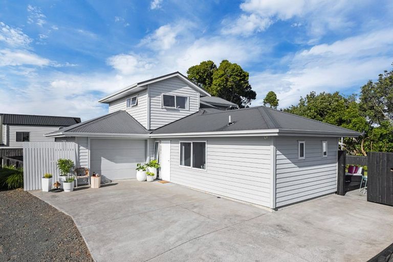Photo of property in 28a Torkar Road, Clarks Beach, 2122