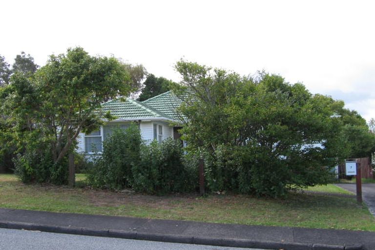 Photo of property in 7 Tauhara Street, Green Bay, Auckland, 0604