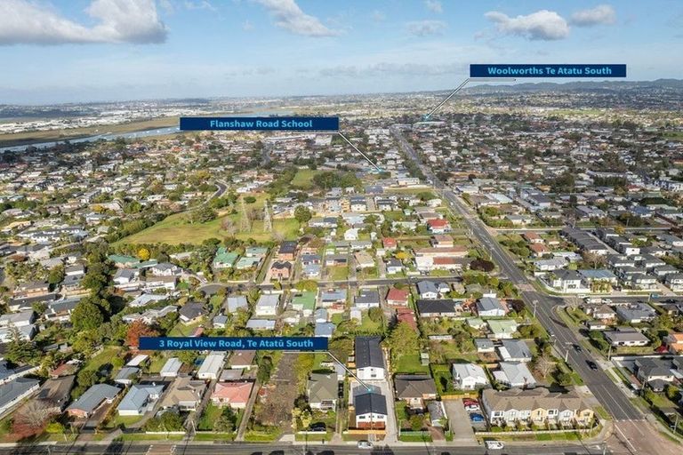 Photo of property in 1/3 Royal View Road, Te Atatu South, Auckland, 0610