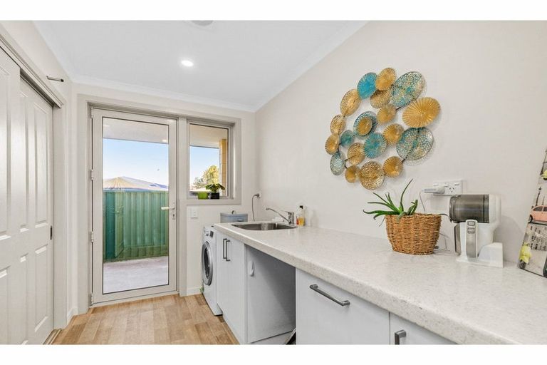 Photo of property in 5 Kinnaird Close, Alexandra, 9320