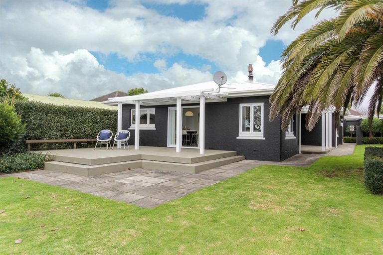 Photo of property in 293a Carrington Street, Vogeltown, New Plymouth, 4310