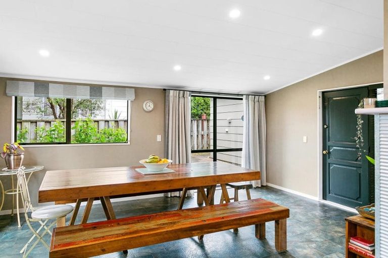 Photo of property in 19 Epping Place, Richmond Heights, Taupo, 3330