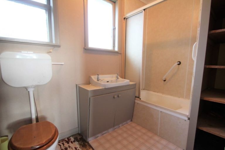 Photo of property in 1 Pukerau Street, Pukerau, Gore, 9771