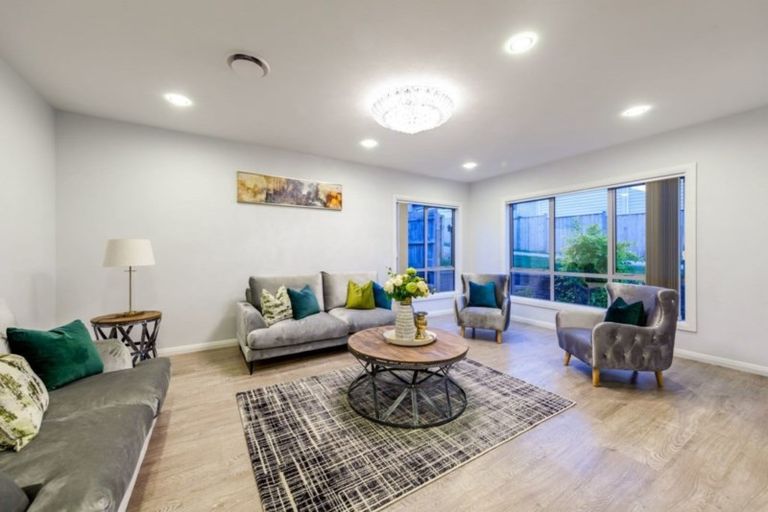 Photo of property in 20 Bridget Court, Red Beach, 0932