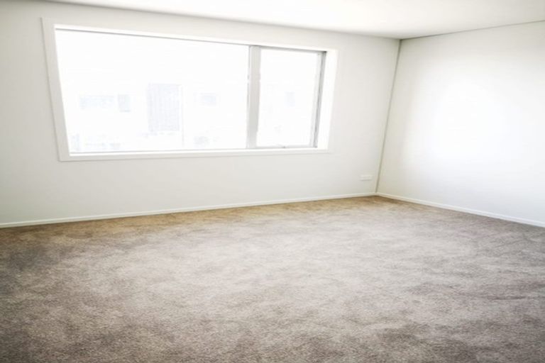 Photo of property in 1 Folkes Lane, New Lynn, Auckland, 0600