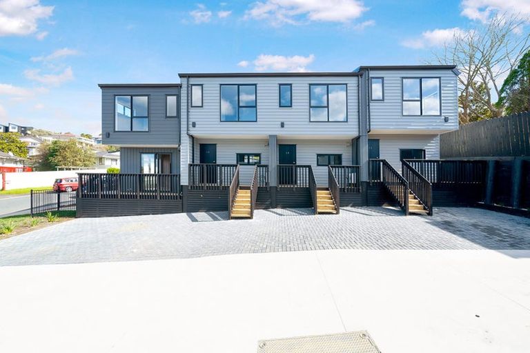 Photo of property in 1 Tacitus Place, Totara Vale, Auckland, 0629