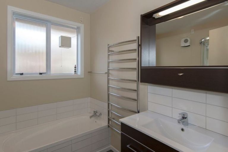 Photo of property in 21 Lochee Road, Upper Riccarton, Christchurch, 8041