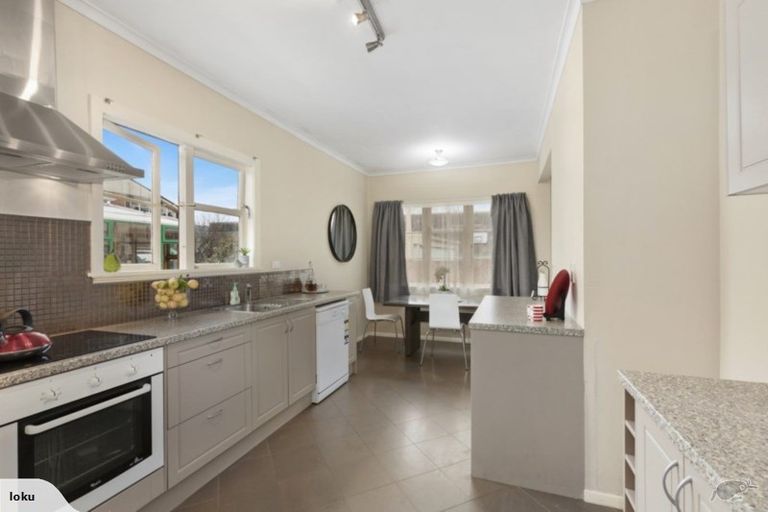 Photo of property in 5 Rumgay Street, Fairfield, Lower Hutt, 5011