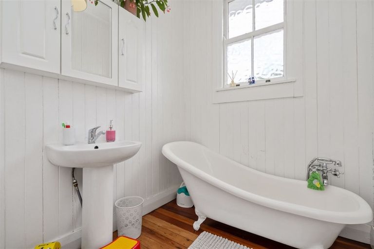 Photo of property in 3 Moore Street, Leamington, Cambridge, 3432