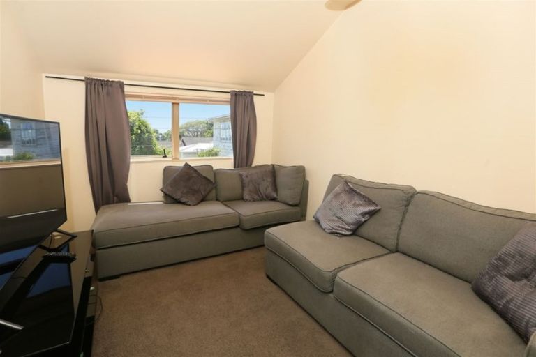 Photo of property in 10a Blacklock Avenue, Henderson, Auckland, 0612