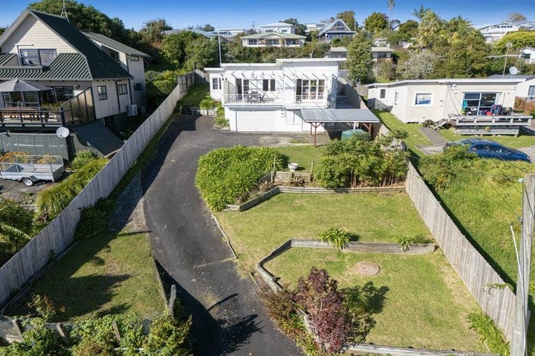 Photo of property in 43 Surf Road, Stanmore Bay, Whangaparaoa, 0932