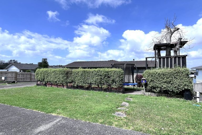 Photo of property in 3 Erica Road, Sunnynook, Auckland, 0620