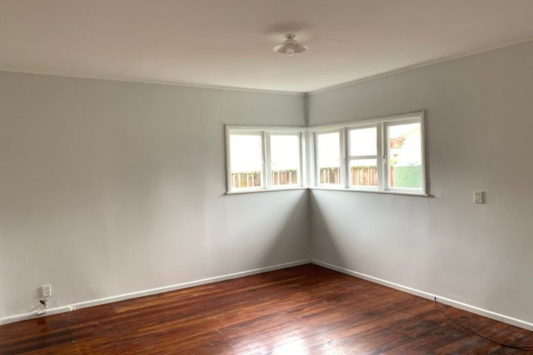 Photo of property in 23 Margan Avenue, New Lynn, Auckland, 0600