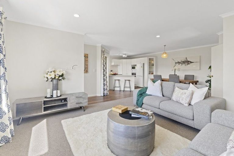 Photo of property in 23 Dan Tori Place, Orewa, 0931