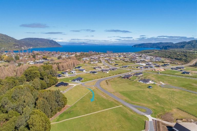 Photo of property in 18 Lancewood Way, Kinloch, Taupo, 3377