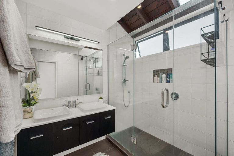 Photo of property in 1/15 Craig Road, Milford, Auckland, 0620