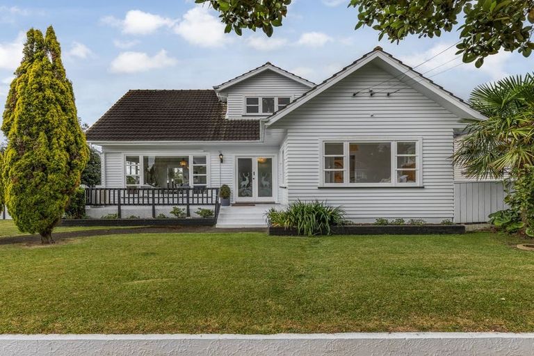 Photo of property in 14 Duke Street, Levin, 5510