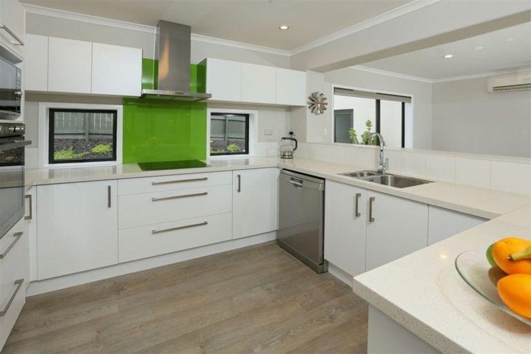 Photo of property in 17 Chelmsley Avenue, Henderson, Auckland, 0612