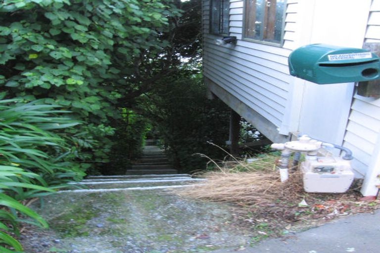 Photo of property in 28 Napier Street, Karaka Bays, Wellington, 6022