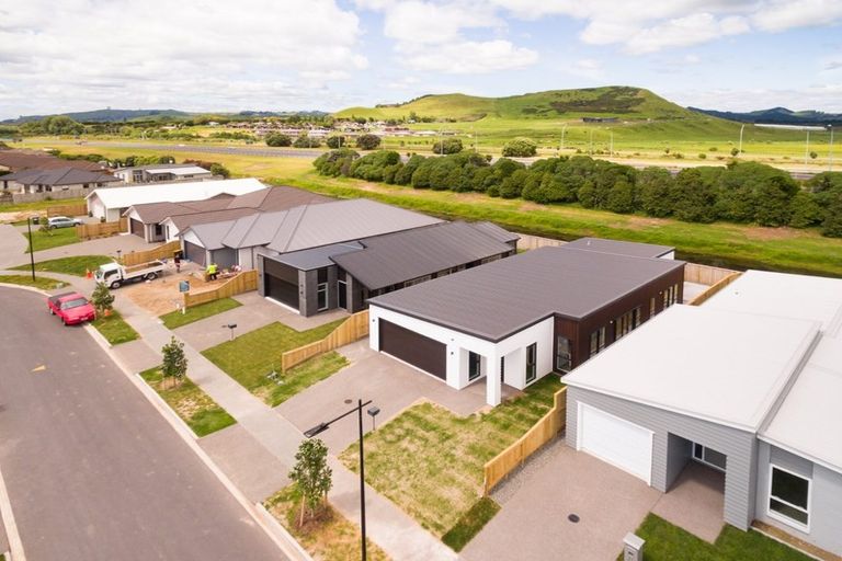 Photo of property in 71 Awatira Drive, Papamoa Beach, Papamoa, 3118