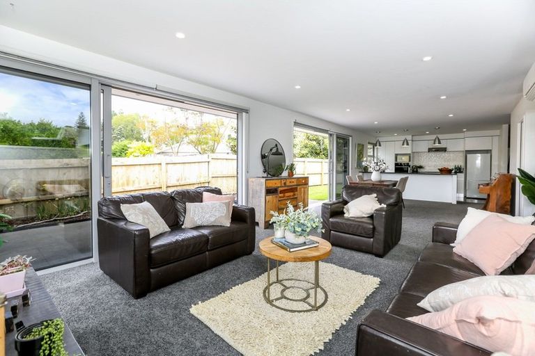 Photo of property in 17a Heta Road, Highlands Park, New Plymouth, 4312