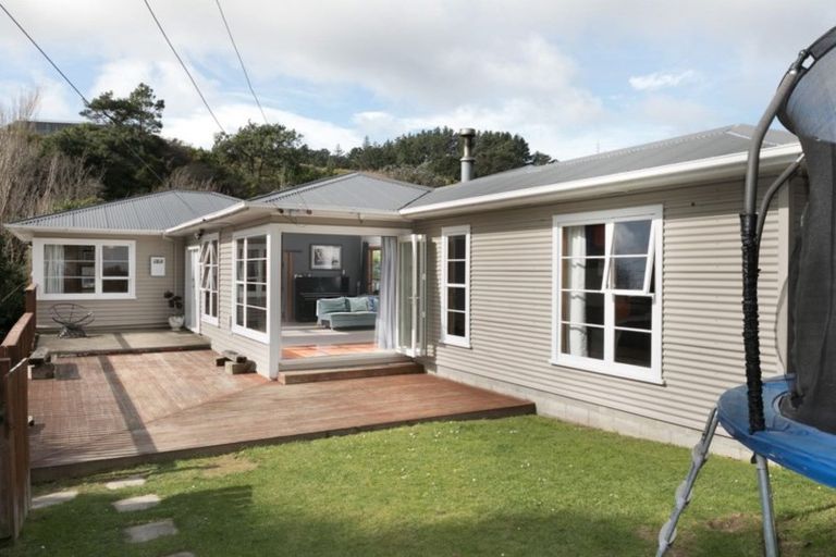 Photo of property in 15 Willowbank Road, Tawa, Wellington, 5028