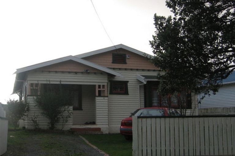 Photo of property in 37 Riverside Drive, Waiwhetu, Lower Hutt, 5010