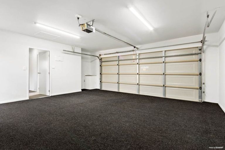 Photo of property in 7b Woodbank Drive, Glen Eden, Auckland, 0602