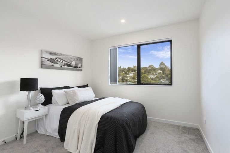 Photo of property in 37 Garton Drive, Massey, Auckland, 0614