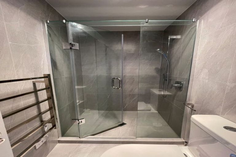 Photo of property in 2d Pinero Place, Bucklands Beach, Auckland, 2014