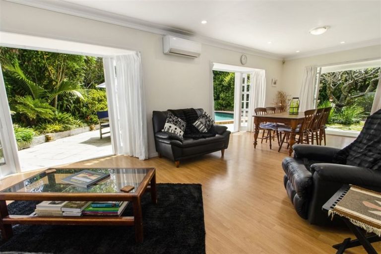 Photo of property in 7 Jessmae Place, Hillcrest, Auckland, 0627