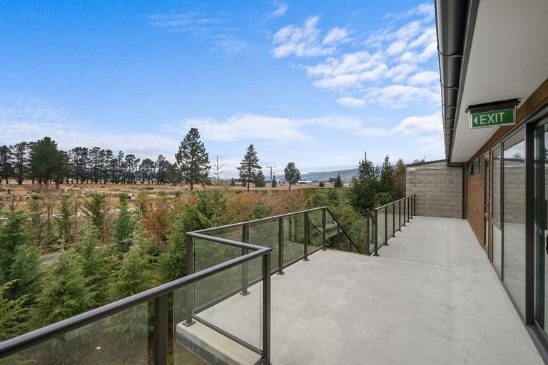 Photo of property in 16 Silverstone Drive, Cromwell, 9384