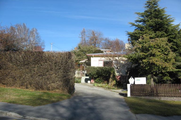 Photo of property in 27 Russell Street, Wanaka, 9305