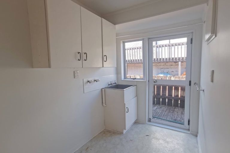 Photo of property in 2 Anure Place, Highland Park, Auckland, 2010