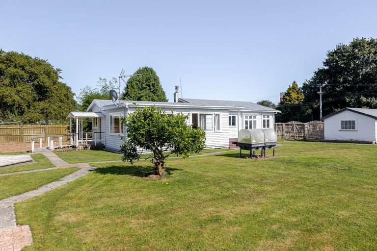 Photo of property in 12 Mara Street, Mangatainoka, Pahiatua, 4982