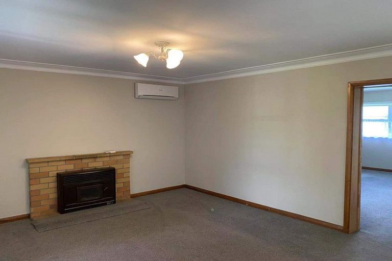 Photo of property in 61 Taikata Road, Te Atatu Peninsula, Auckland, 0610