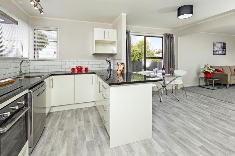 Photo of property in 10 Darnell Crescent, Clover Park, Auckland, 2019