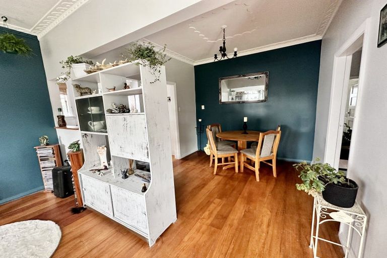 Photo of property in 12 Douglas Street, Hawera, 4610