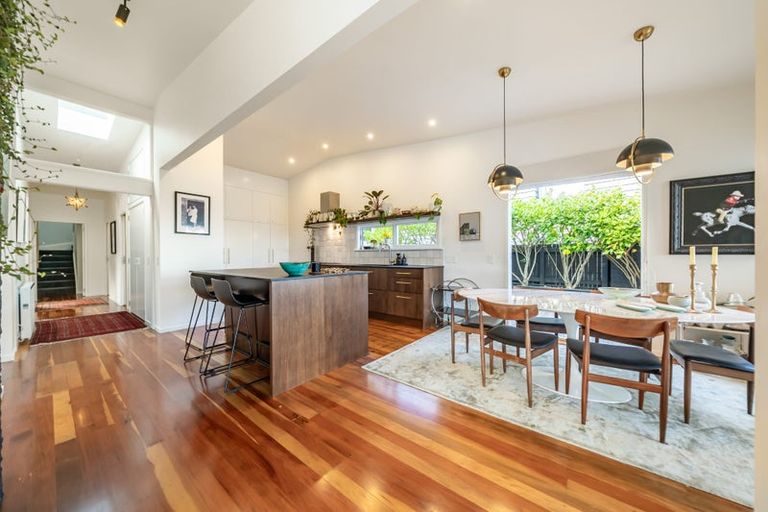 Photo of property in 42 Lohia Street, Khandallah, Wellington, 6035