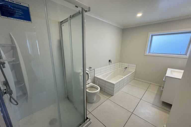 Photo of property in 73 Erlestoke Crescent, Churton Park, Wellington, 6037