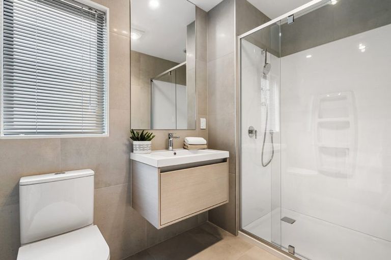 Photo of property in 32 Viridian Avenue, Rosehill, Papakura, 2113