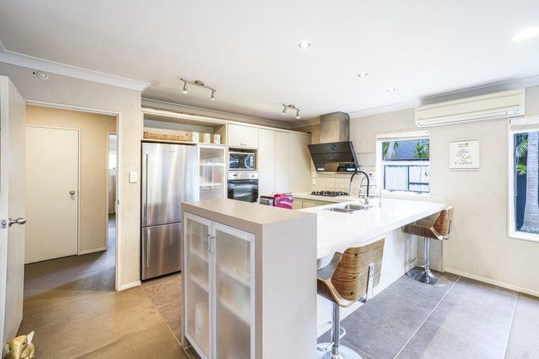 Photo of property in 3 Girvan Terrace, Wattle Downs, Auckland, 2103