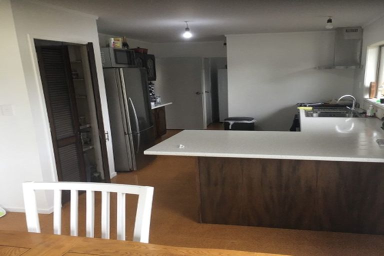 Photo of property in 23 Lane Road, Weymouth, Auckland, 2103