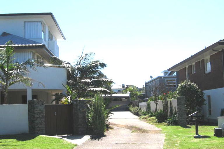 Photo of property in 1/22 Tiri Road, Milford, Auckland, 0620