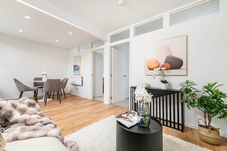 Photo of property in 3/28 Evelyn Place, Hillcrest, Auckland, 0627