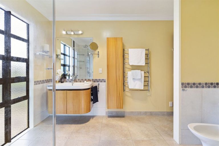 Photo of property in 2/27 Macleans Road, Bucklands Beach, Auckland, 2014