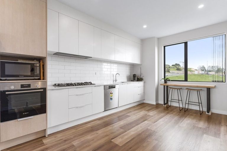 Photo of property in 36 Pohewa Road, Silverdale, 0932