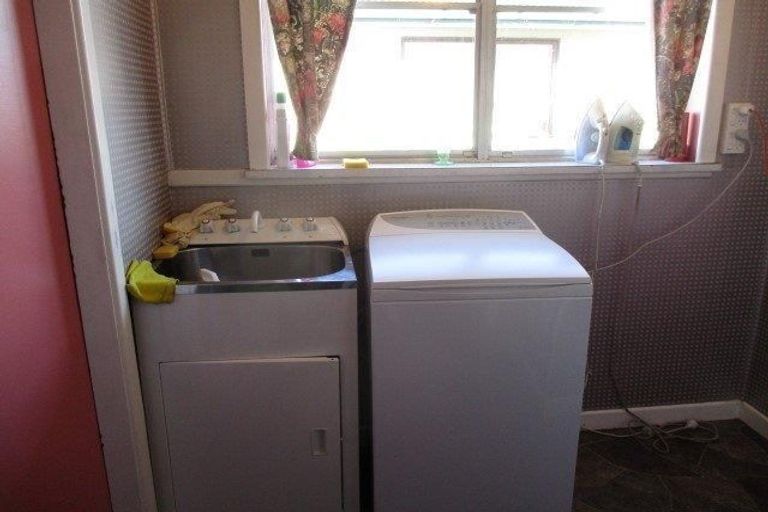 Photo of property in 19 Railway Esplanade, East Gore, Gore, 9710