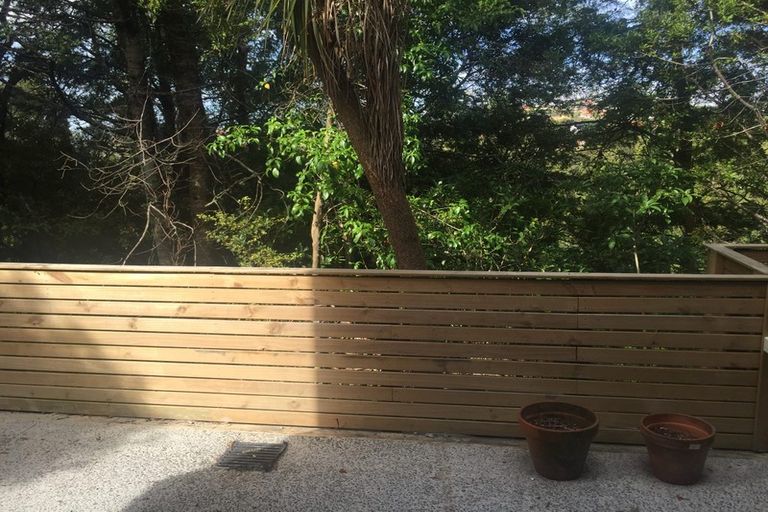 Photo of property in 1 Heaton Grove, Chatswood, Auckland, 0626